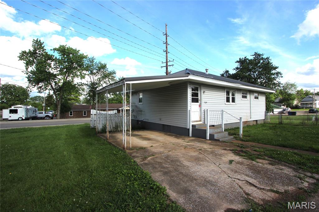 Charming 2 bed, 1 bath home featuring a carport and fenced yard—perfect for pets, outdoor enjoyment. Bring your vision and make it your own. Schedule your showing today!
