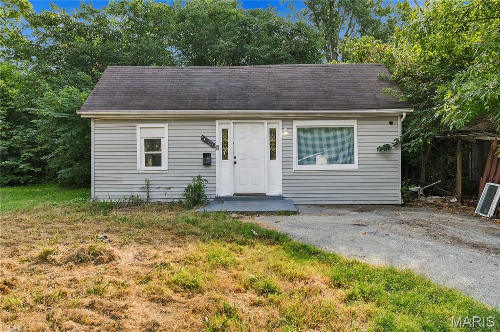 Two-to-three bedroom ranch on a deep, tree-lined lot in Castle Point, with two separate living areas — or make one a third bedroom! Easy to update and move right in, or add it to your portfolio. More usable room than the square footage suggests. The kitchen is in place with ceramic tile and cabinets, and the appliances stay; the full bath has a tiled tub and shower surround. Floors are down to the subfloor, so that needs some work, but the layout is solid and nothing needs moving. Vinyl siding, private drive with off-street parking.
