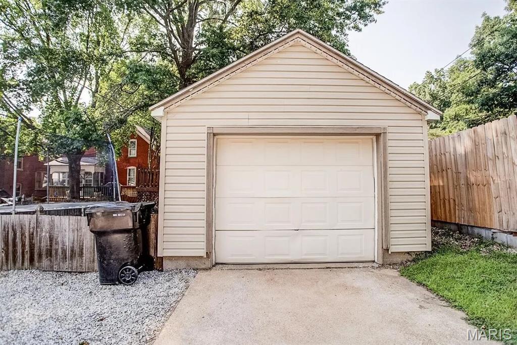 NOT IN A SUBDIVISION - Residential Lease