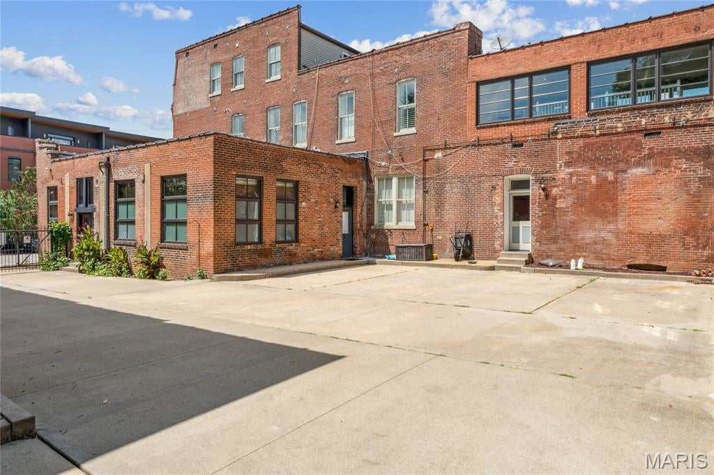 Indiana Condo - Residential
