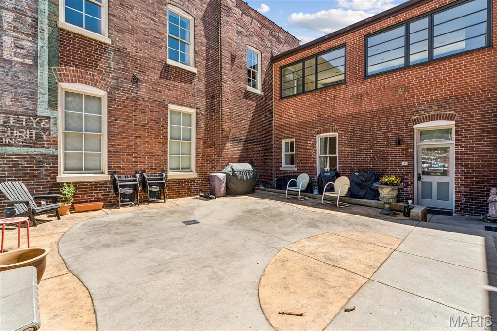 Indiana Condo - Residential