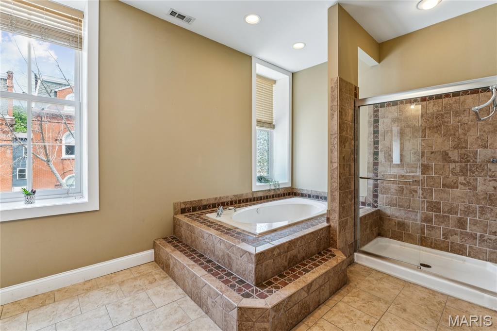 Indiana Condo - Residential
