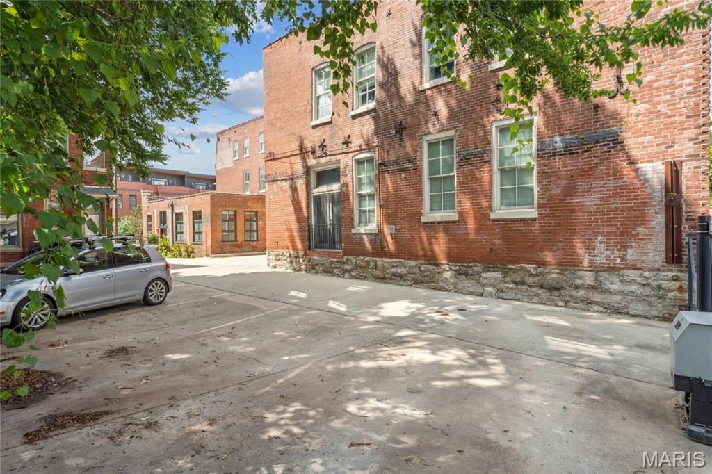 Indiana Condo - Residential