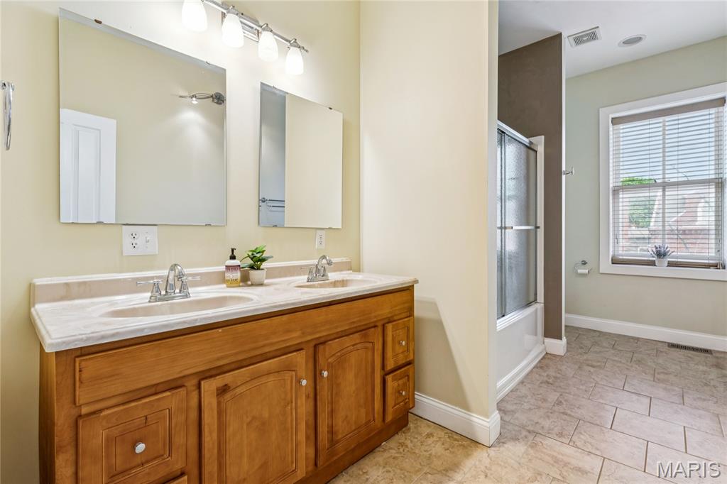 Indiana Condo - Residential