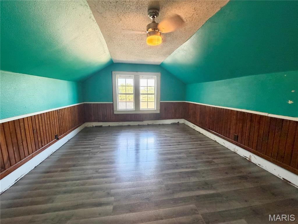 Houcks 1st Add - Residential