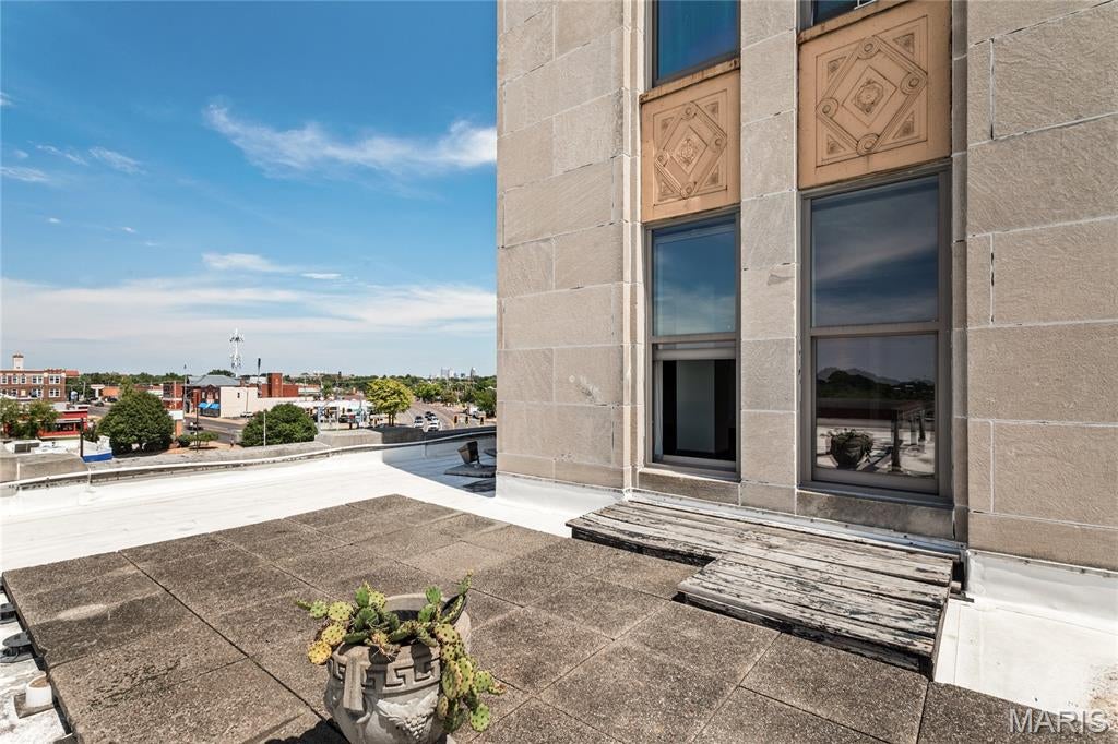 South Side Tower Condo - Residential