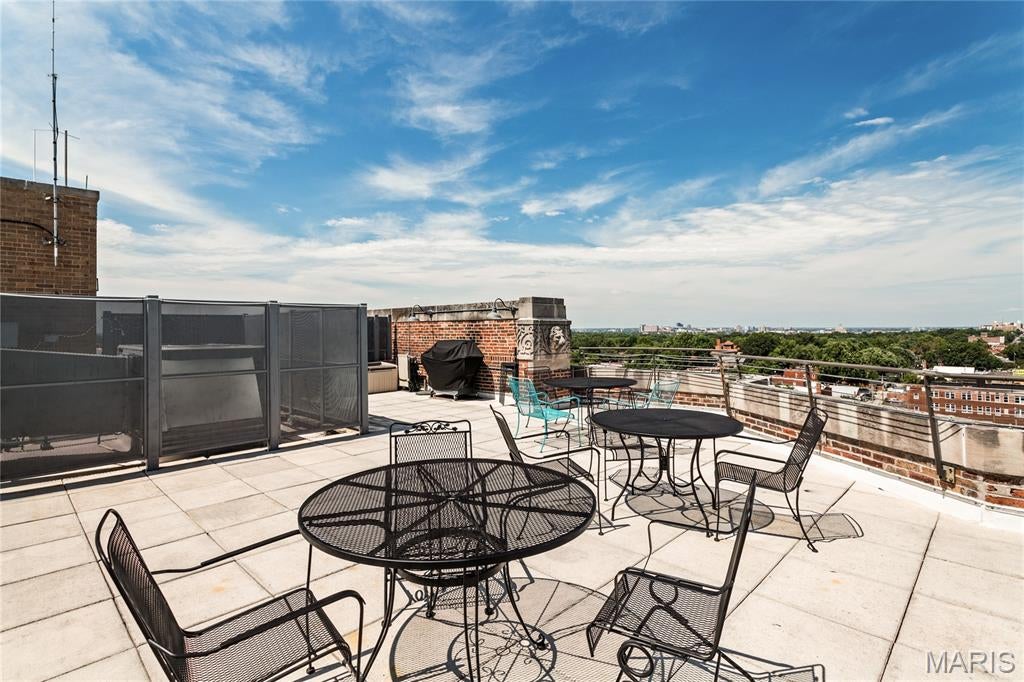 South Side Tower Condo - Residential