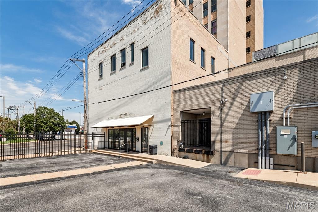 South Side Tower Condo - Residential