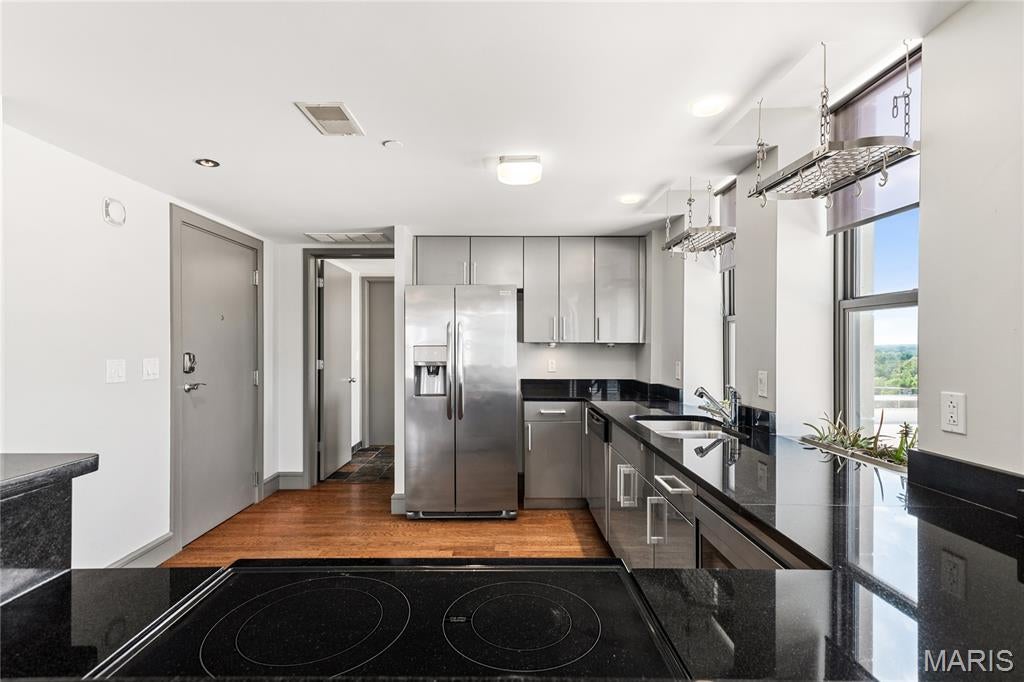 South Side Tower Condo - Residential
