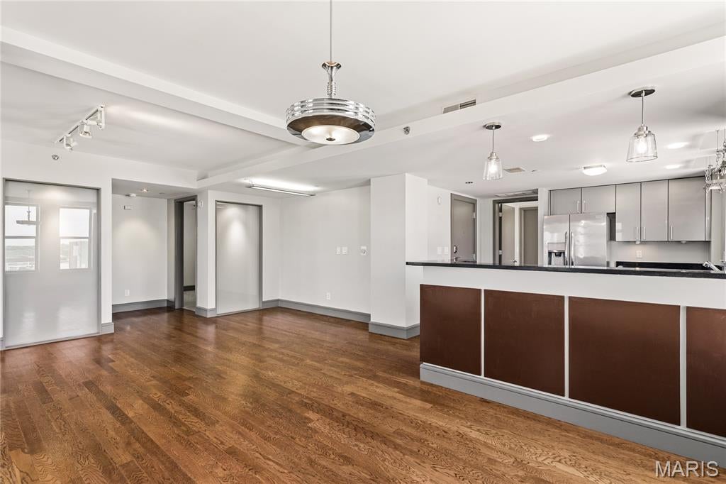 South Side Tower Condo - Residential