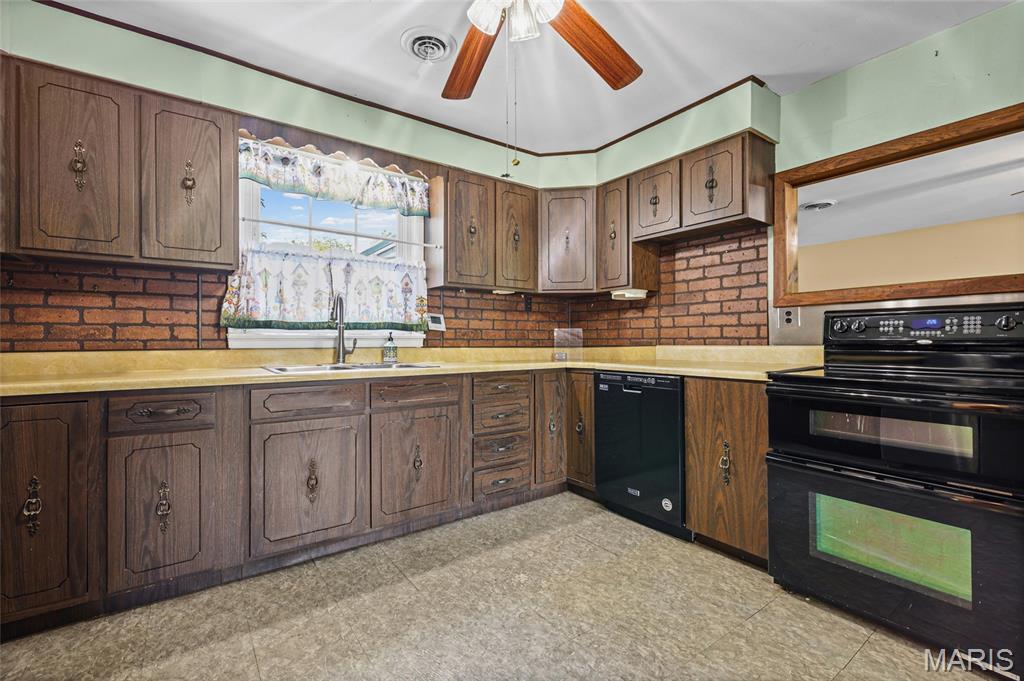 Court Anthony - Residential