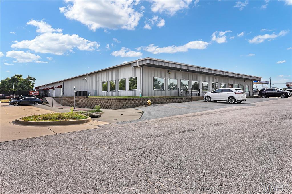 The Orchards Complex - Commercial Lease