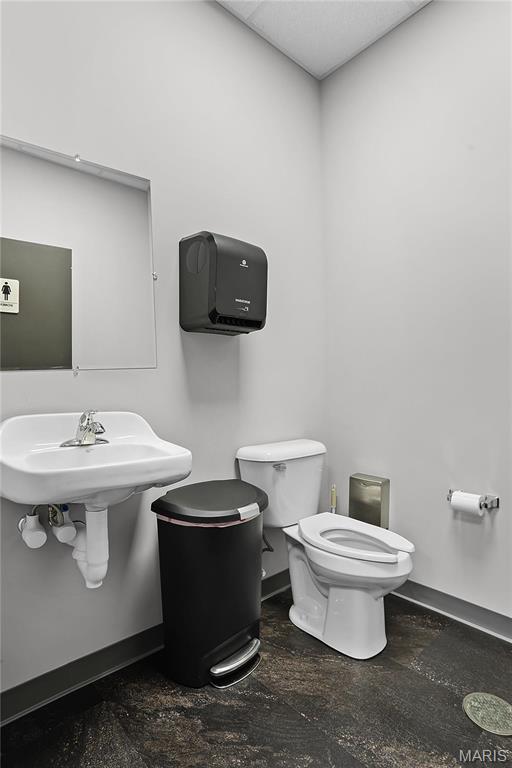 The Orchards Complex - Commercial Lease
