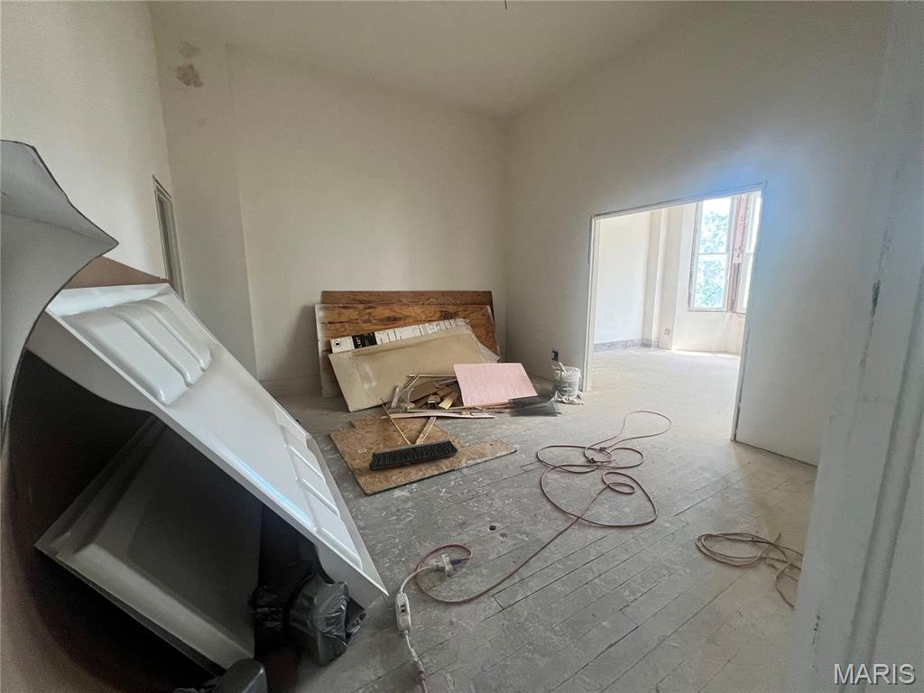 Litchfield - Commercial Sale