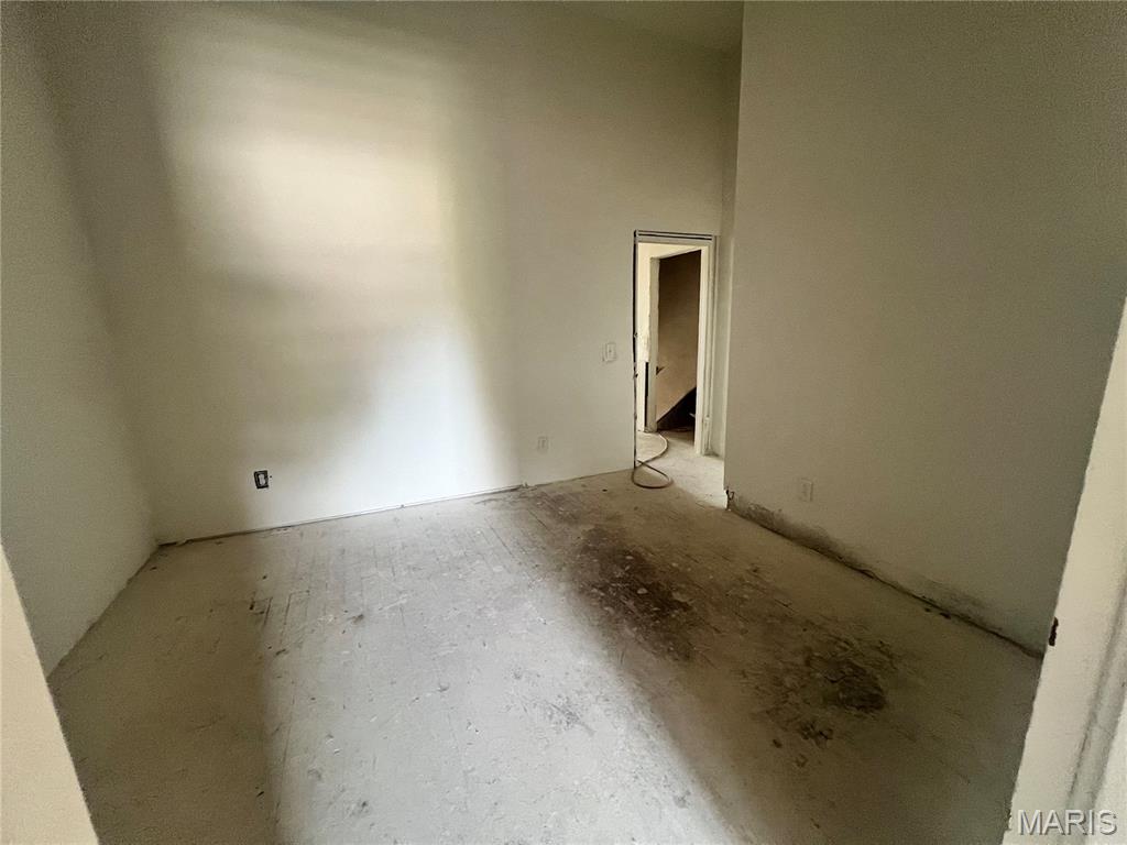 Litchfield - Commercial Sale