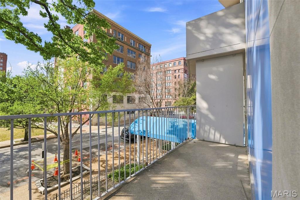 WELCOME HOME, to this ideally located, light filled, studio unit. The perfect place for the sports fanatic, theater enthusiast and for all Downtown events. The unit has a compact but well appointed kitchen, with granite breakfast bar, and pantry. The open living area allows you to decide your furniture layout to fit your lifestyle. The walk in closet leads to the full bath. You eaven have your own personal outdoor space with a balcony where you can take in the evening or enjoy your morning coffee. Amenities include a common area, outdoor patio with barbecues, a separate dog park area, an exercise room and coin laundry. The unit also has a designated storage unit.