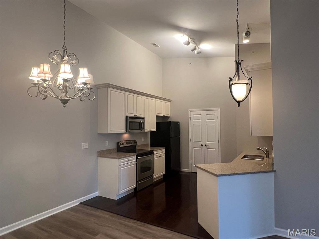 Brookfield Condo Bdy Adj - Residential Lease