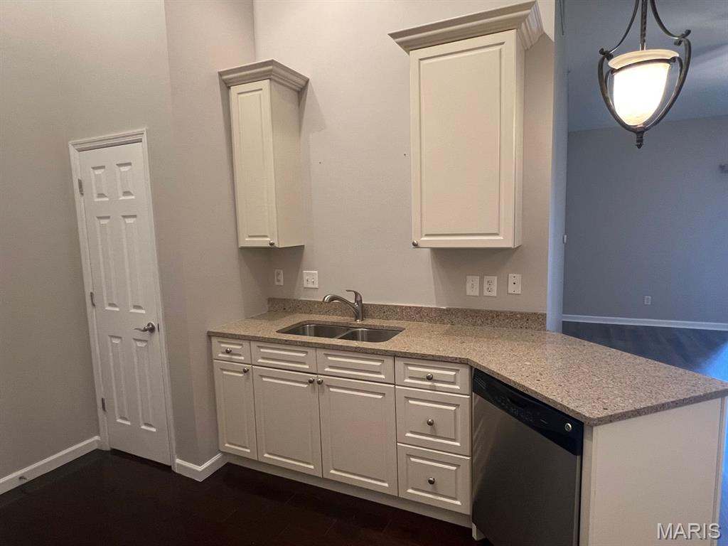 Brookfield Condo Bdy Adj - Residential Lease