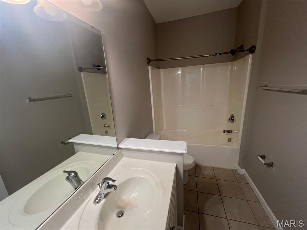 Brookfield Condo Bdy Adj - Residential Lease