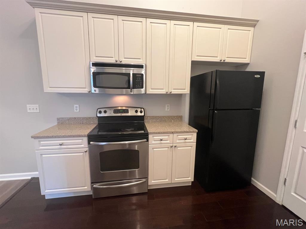 Brookfield Condo Bdy Adj - Residential Lease