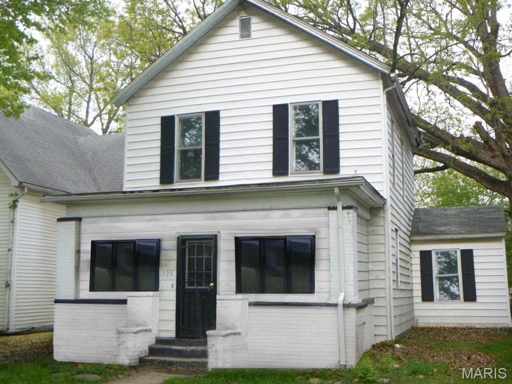 Solid 3-bedroom home with a 2-car garage located in a well-maintained Centralia neighborhood.  Exterior viewing only—no interior showings or photos available. Offered as a cash-only, as-is sale with no contingencies accepted, making it an excellent opportunity for investors or buyers seeking privacy. Please drive by the property first to ensure interest. Buyer or buyer's agent to verify MLS Info
