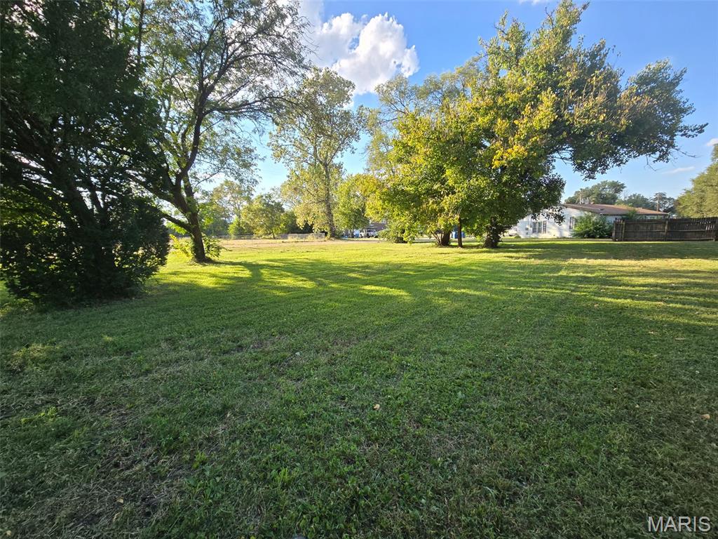 Beautiful residential lot offering a generally level setting with mature, established trees. A great opportunity to build your next home in a peaceful setting. Bring your plans and make this property your own!
