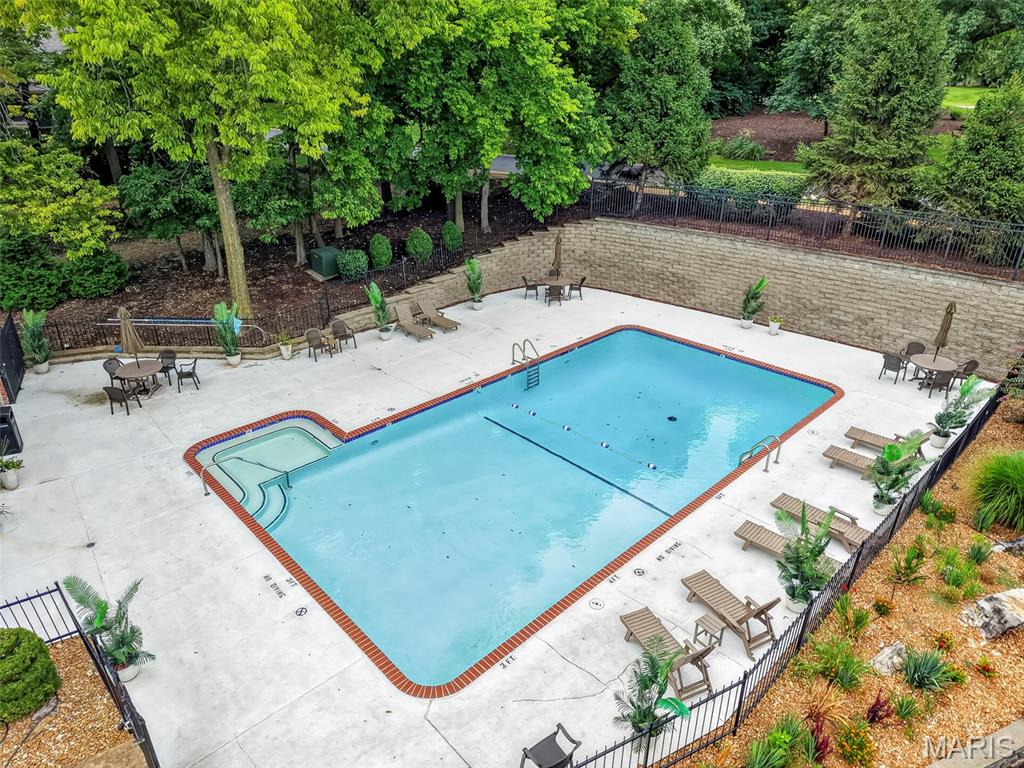 Baywood Villages Condo Ph Three - Residential