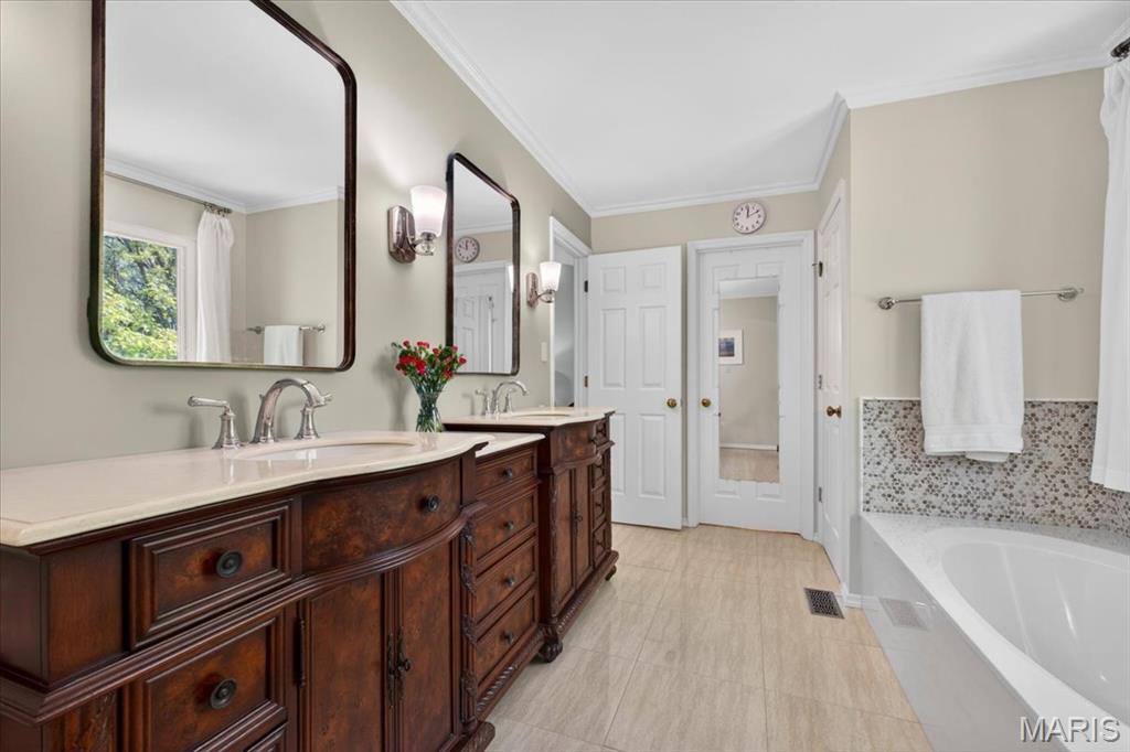 New England Village 6B - Residential