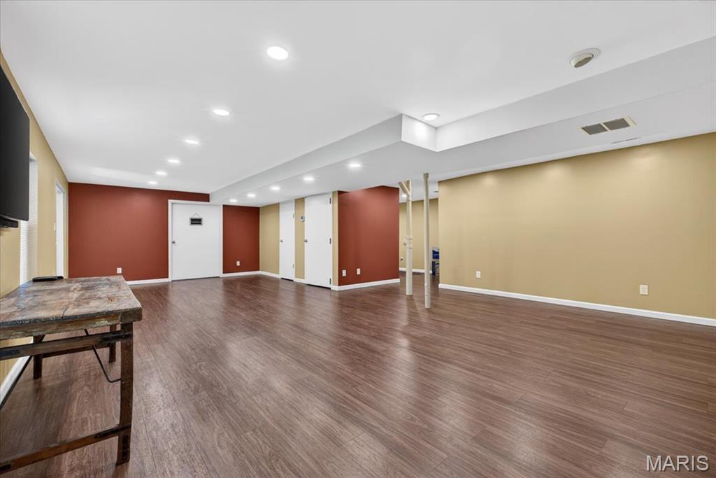 New England Village 6B - Residential