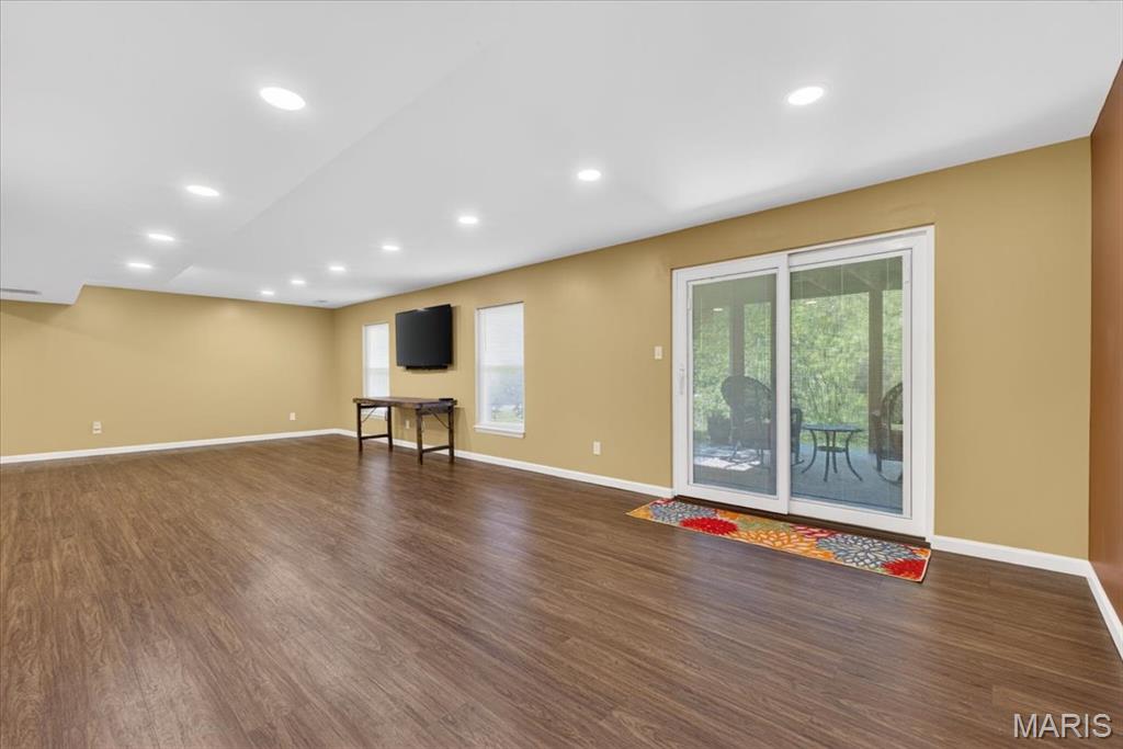 New England Village 6B - Residential
