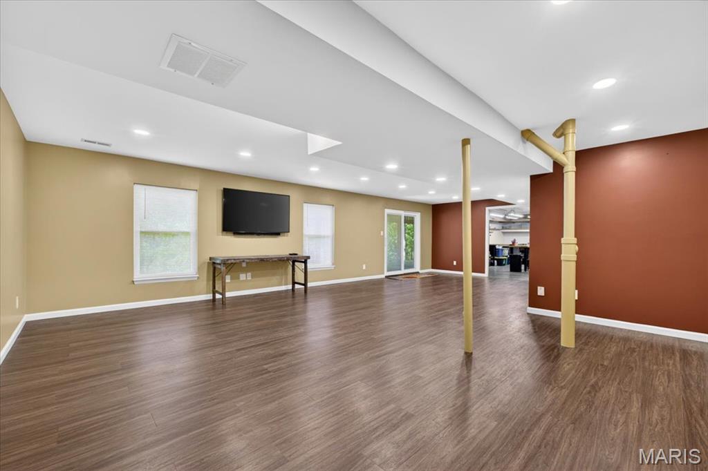New England Village 6B - Residential