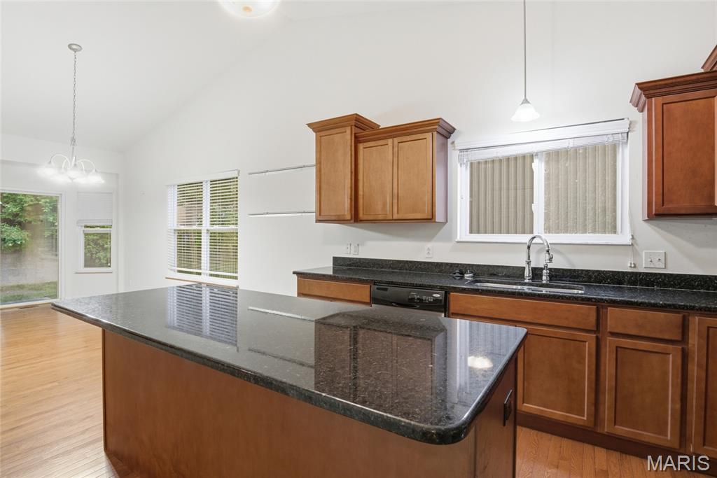 Columbia Lakes Iv - Residential