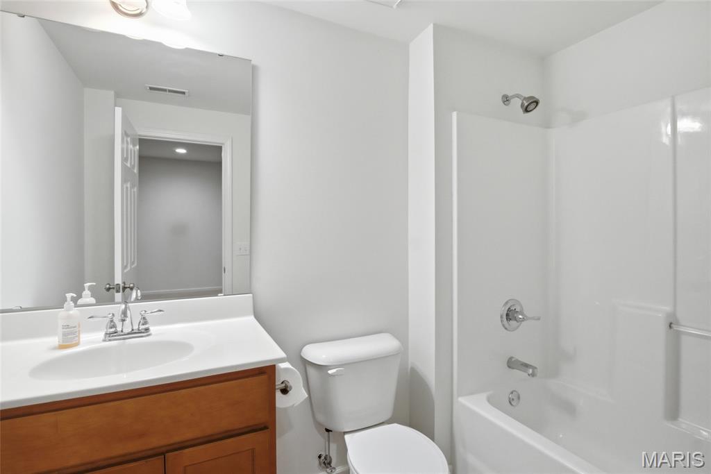 Columbia Lakes Iv - Residential