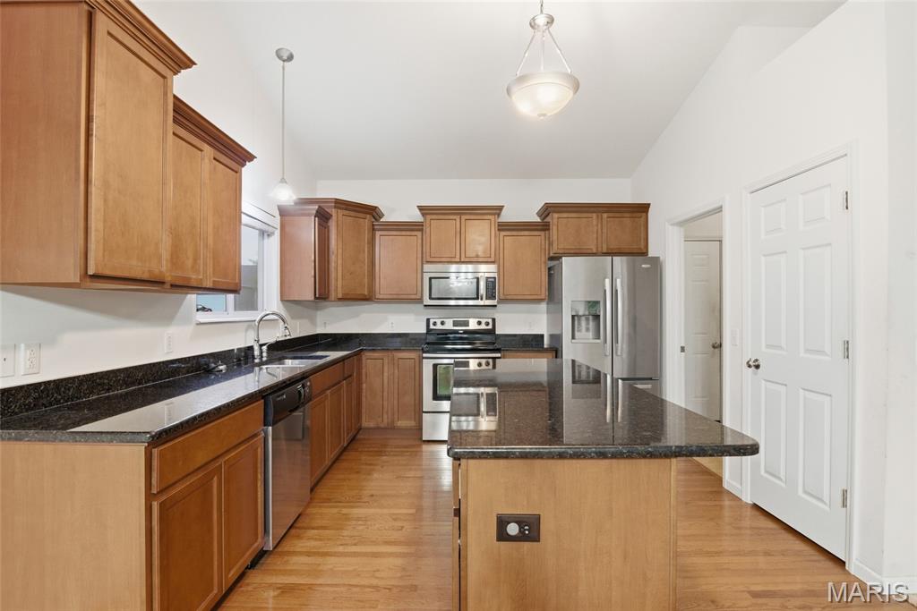 Columbia Lakes Iv - Residential