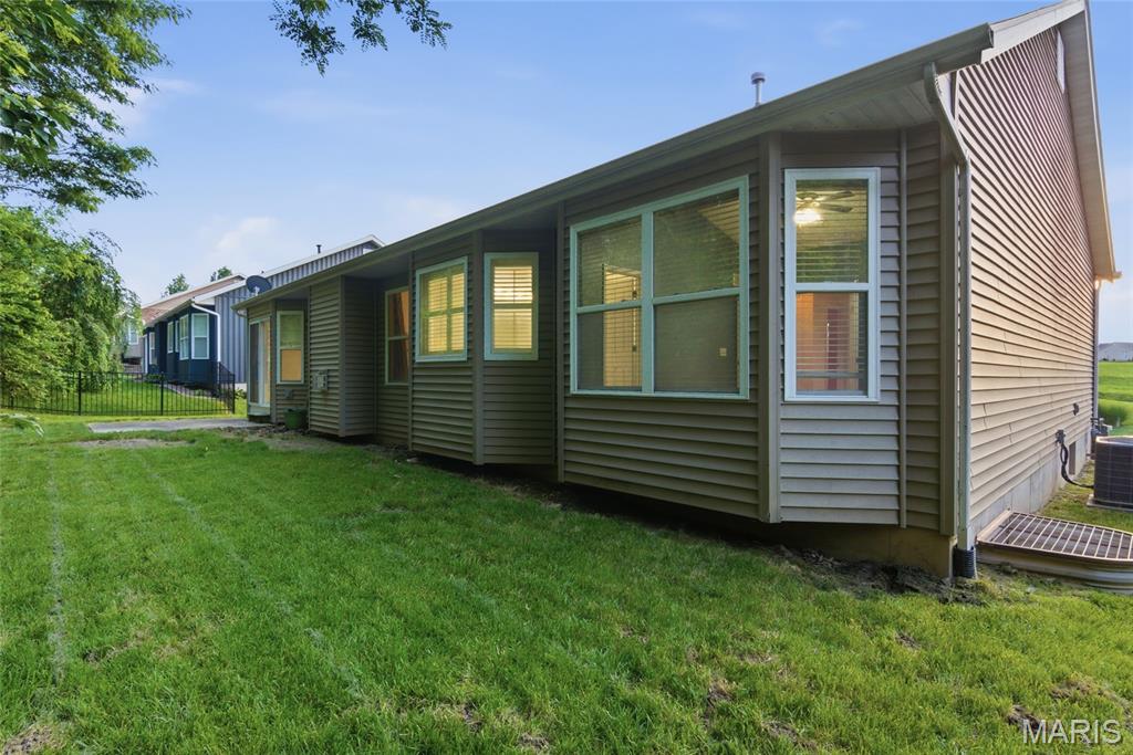 Columbia Lakes Iv - Residential