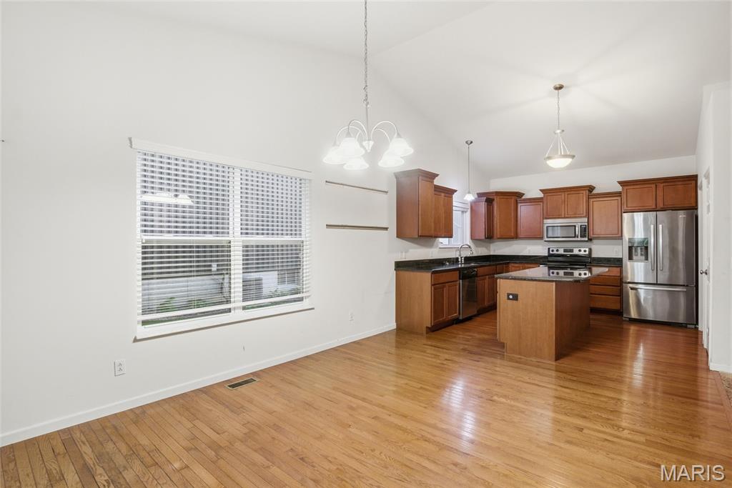 Columbia Lakes Iv - Residential