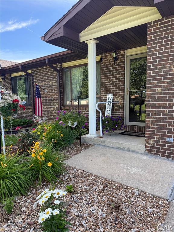 Discover this charming one-level condominium/duplex in Kirksville, featuring new carpet and a dedicated dining room perfect for gatherings. Enjoy the all-season room for year-round relaxation and an attached garage for convenience. The spacious primary bedroom offers a luxurious step-in tub and a generous walk-in closet. With the HOA covering all exterior maintenance, mowing, and snow removal, you can relish a low-maintenance lifestyle. This home is ideal for those seeking comfort and ease in a serene setting. Don’t miss your chance to make it yours!