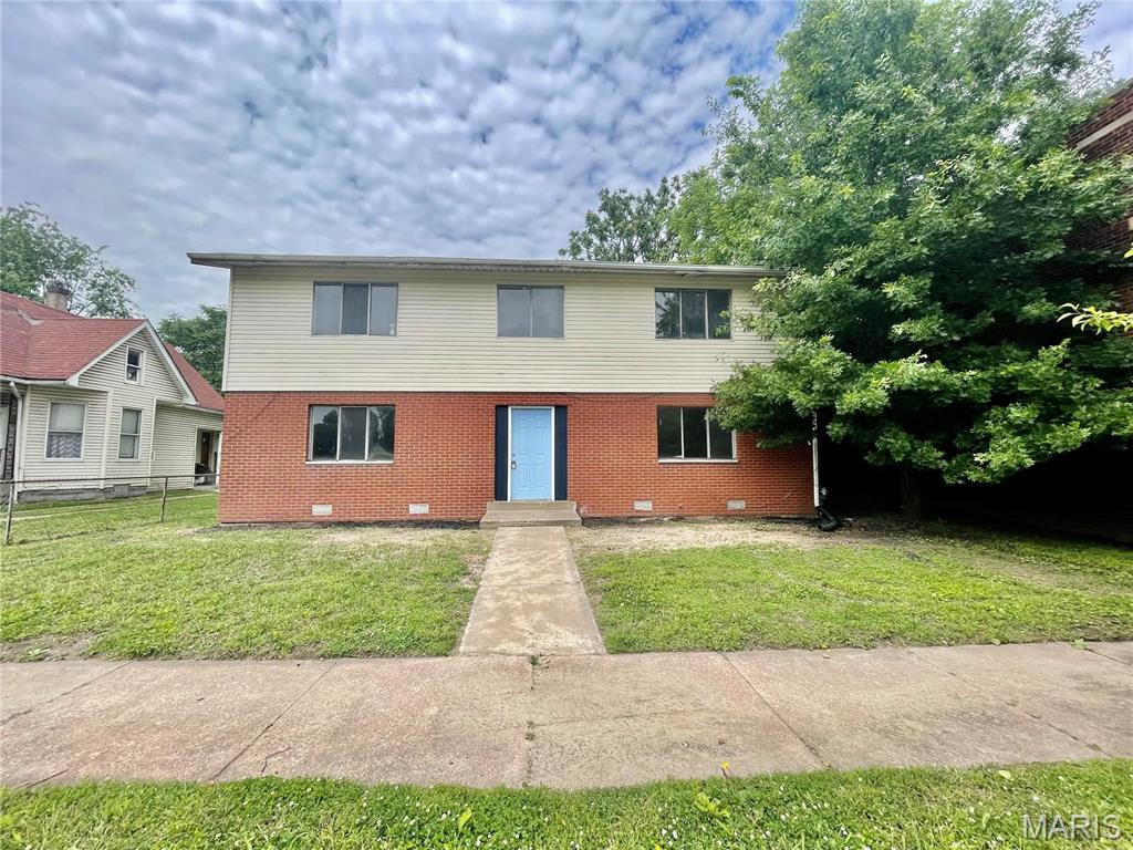 Rehabbed 1 bed, 1 bath LOWER LEVEL apartment featuring recent updates. Great closet/storage space in bedroom and living room. Kitchen is attached to a walk out patio allowing beautiful natural light in the entire unit. LOWER LEVEL APARTMENT - NO LAUNDRY IN UNIT. This is a NONSMOKING, NO PET home. Application fee $50.00 per applicant over age 18. Credit, criminal, employment and evictions will checked. Holding deposit due within 24 hours of approval. MILITARY DISCOUNTS MAY APPLY PLEASE ASK! ***Agent owned.
Applications are processed on a first-come, first-served basis. An application will be considered complete only after all required documentation has been received, including, but not limited to, a completed application, valid government-issued photo identification, proof of income (such as recent pay stubs), and any other documents requested by management. Once an application is deemed complete, the applicant(s) will be contacted to submit the required application fee. Applications are processed one at a time in the order that complete application packages are received. If the first application is denied, withdrawn, or otherwise does not result in an approved tenancy, the next applicant with a complete application will be notified and invited to submit the application fee for processing. Holding (security) deposit is due within 24 hours of application approval. Other deposits may be requested by owner upon review of application and reports. All utilities are tenant responsibility; lawn care is included in monthly rent. This a no smoking, no pet home.