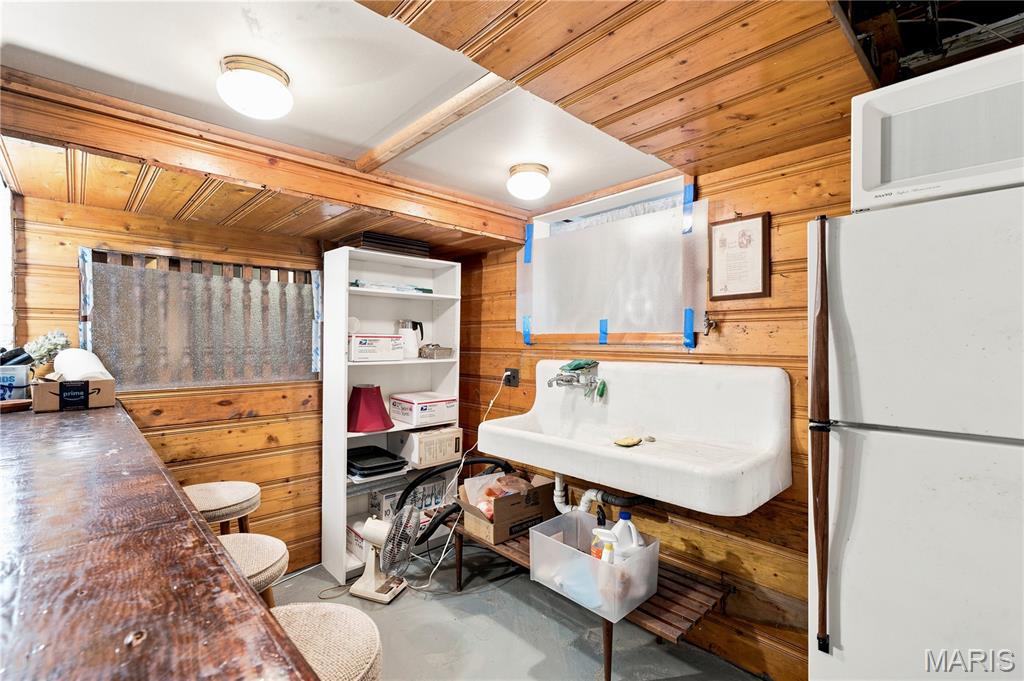Lindell Add - Residential Income