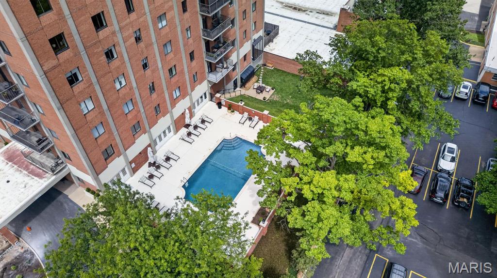 Eight- One- Six South Hanley Condominuim - Residential