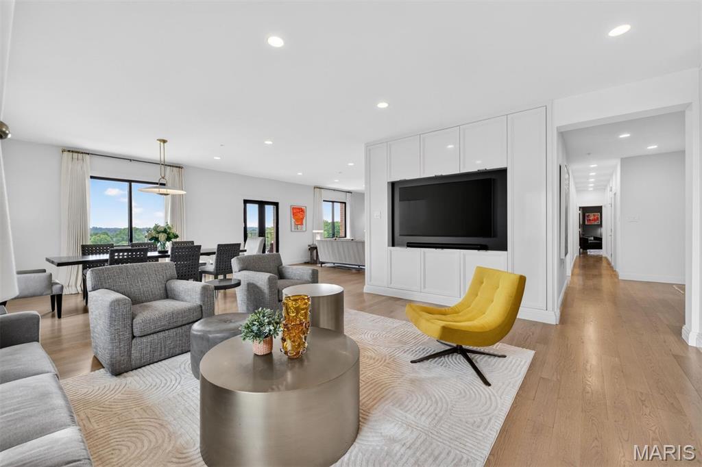Eight- One- Six South Hanley Condominuim - Residential