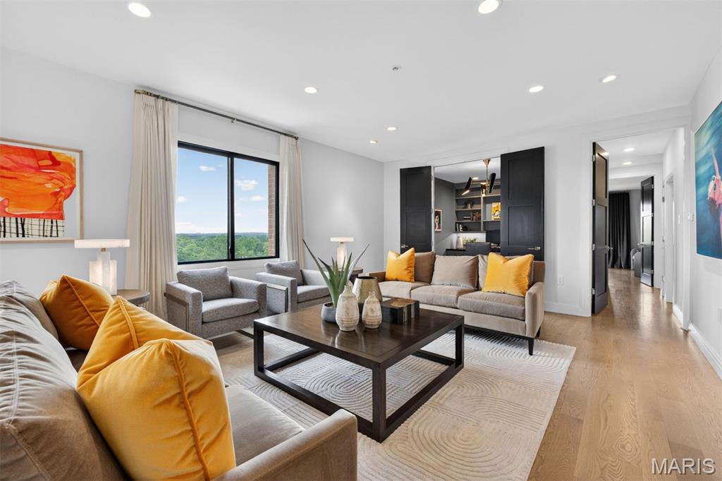 Eight- One- Six South Hanley Condominuim - Residential