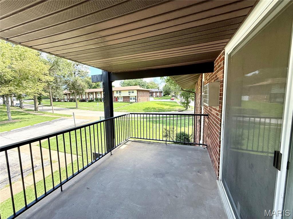Hazelcrest Condo - Residential