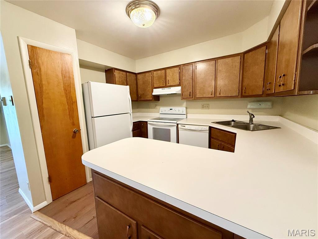 Hazelcrest Condo - Residential