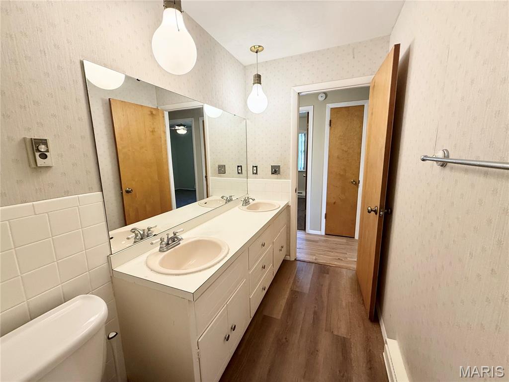 Hazelcrest Condo - Residential