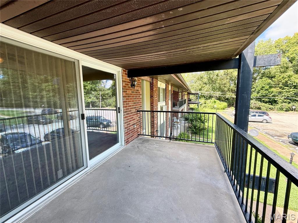 Hazelcrest Condo - Residential