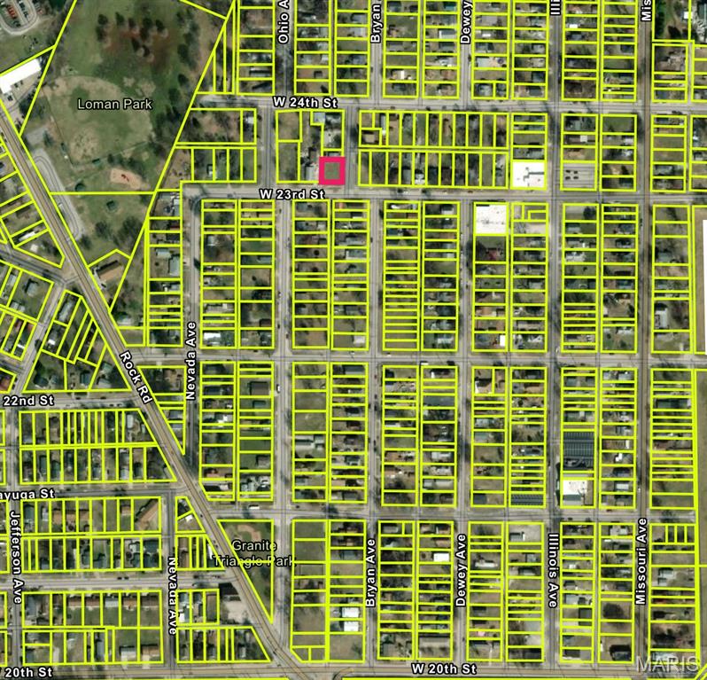 Looking for a great investment opportunity? This 0.17-acre residential vacant corner lot in Granite City, IL, offers the perfect space to build your dream home or hold as an investment. It’s located in a calm neighborhood with easy access to local amenities and major roadways.
Location Benefits:
Calm neighborhood with established homes nearby
Convenient access to shopping, and public transportation
Minutes away from major highways for easy commuting