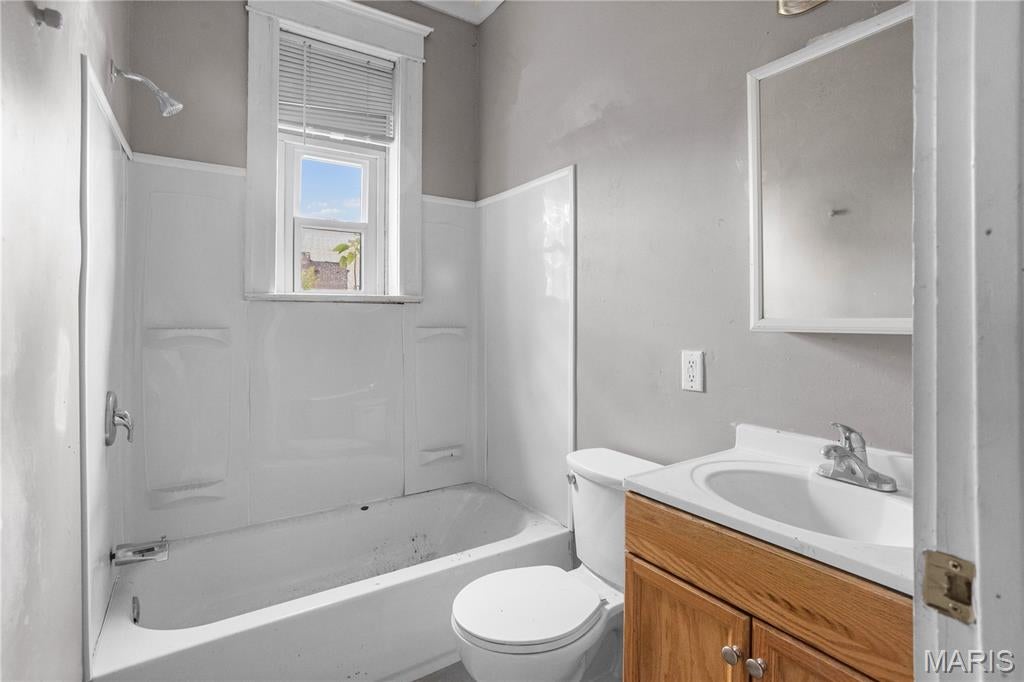 St Louis Commons Add - Residential Income