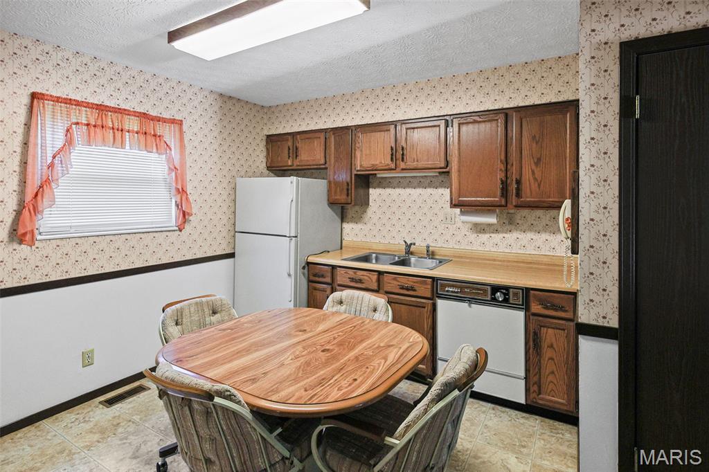 Meadowlake Acres 3rdadd - Residential