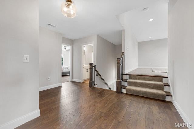 Bur Oaks - Residential